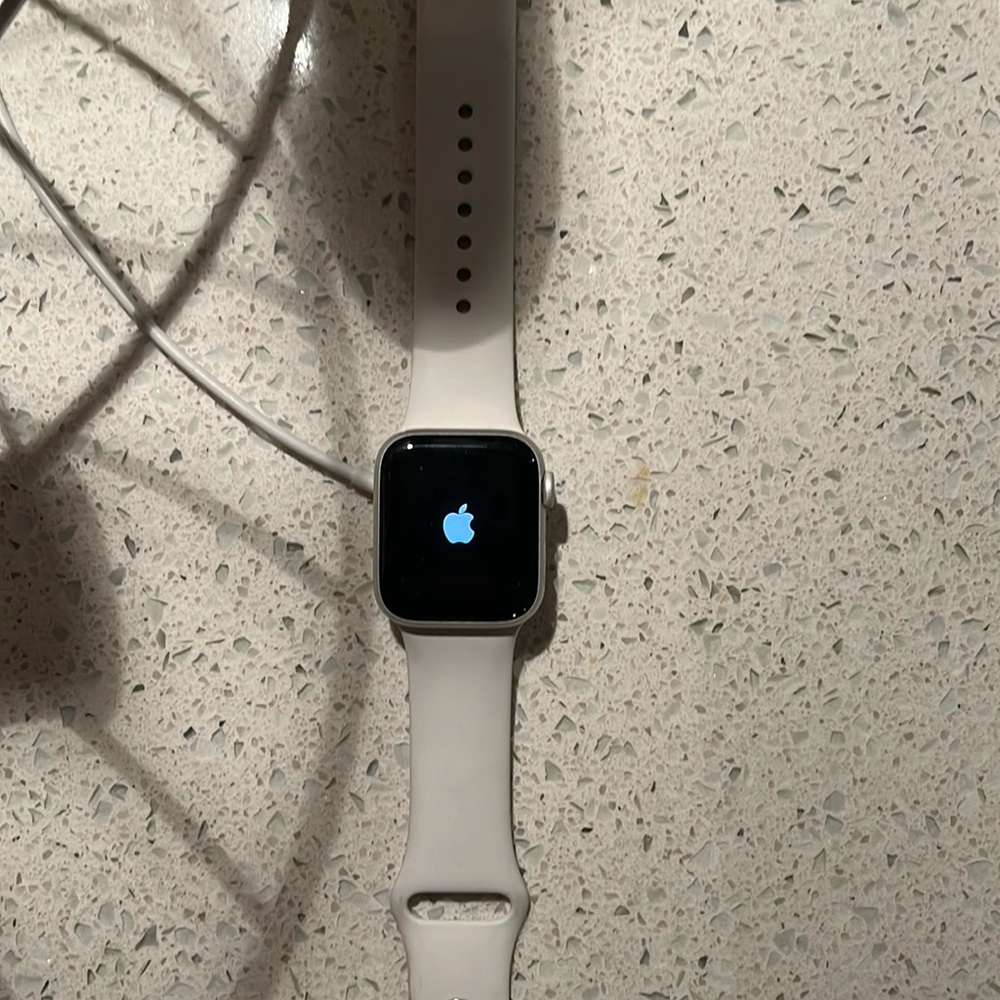 Apple Watch aluminum, 40mm. Series 4